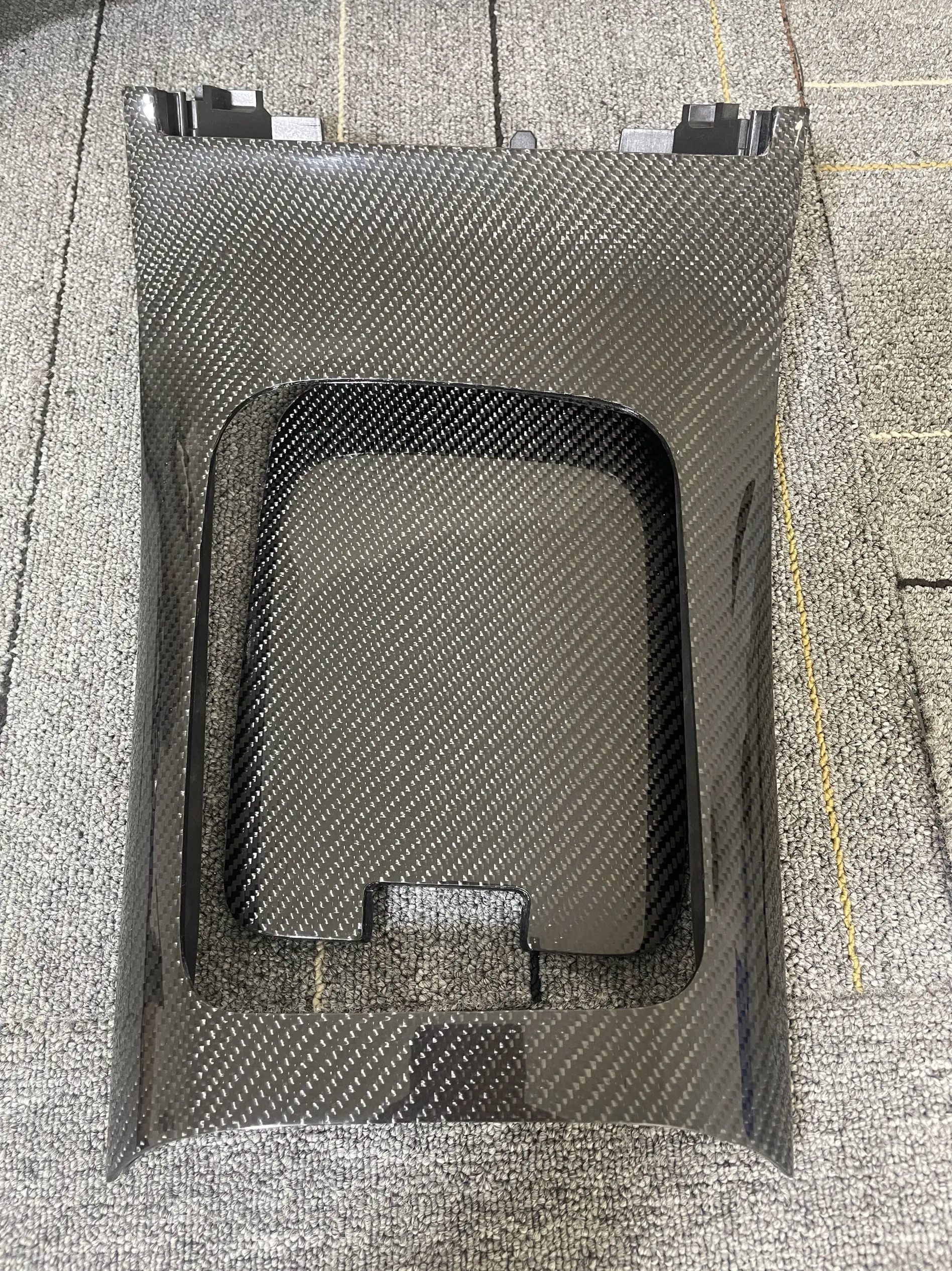 Interior Center Control Panel Made of Real Carbon Fiber for  GLC and C-Class C200 C260L (OLIVER)